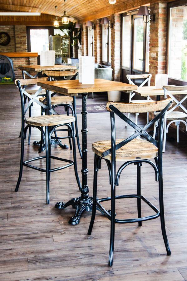 Kalvin Restaurant & Pension Rastislavice Extérieur photo